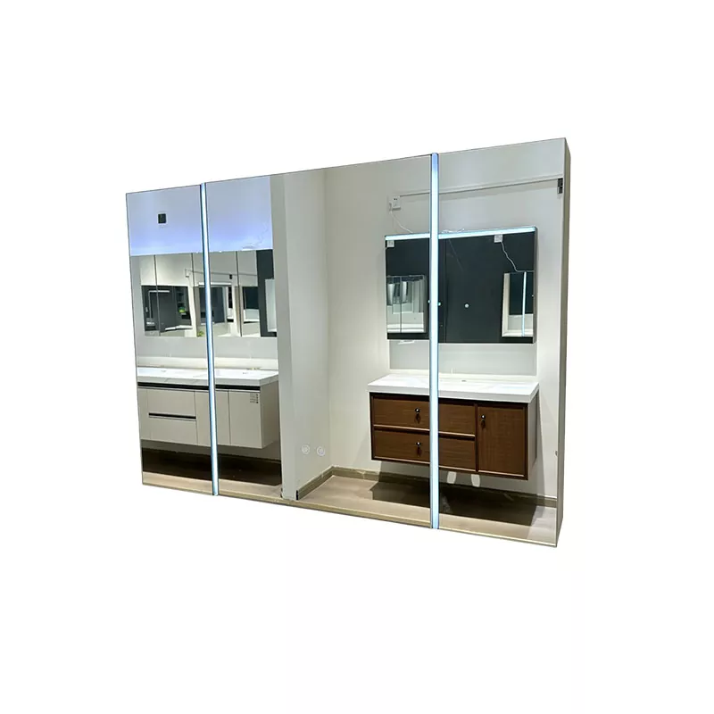 Badrumsspegelskåp med tre dörrar